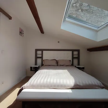 La Mansarde étoilée Apartamento *